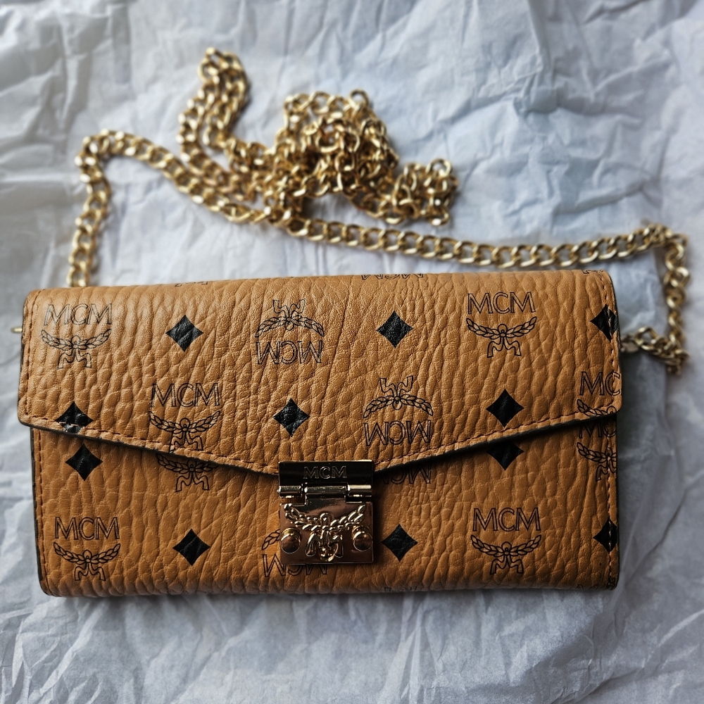 MCM Patricia Visetos Wallet-On-Chain